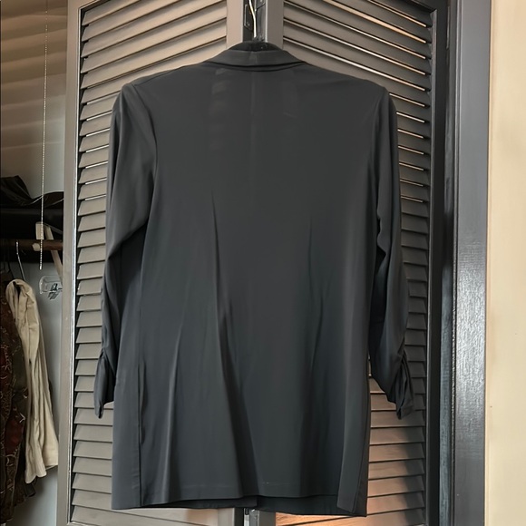 Black Blazer with Notched Lapels and Tailored Fit - Picture 3 of 4